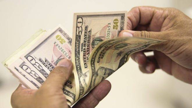 Guerra comercial entre China e Estados Unidos continua fazendo o dólar crescer frente ao real