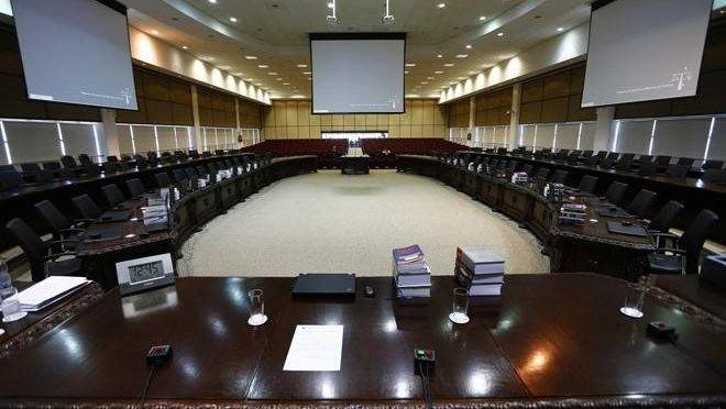 O pleno do Tribunal do Justiça do Paraná votou para definir a lista tríplice para vaga de desembargador.