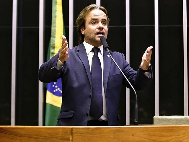 Deputado aliado de Bolsonaro defende ampliação de verba para ressocialização de presos Deputado Eros Biondini é presidente da Frente Parlamentar das Comunidades Terapêuticas
