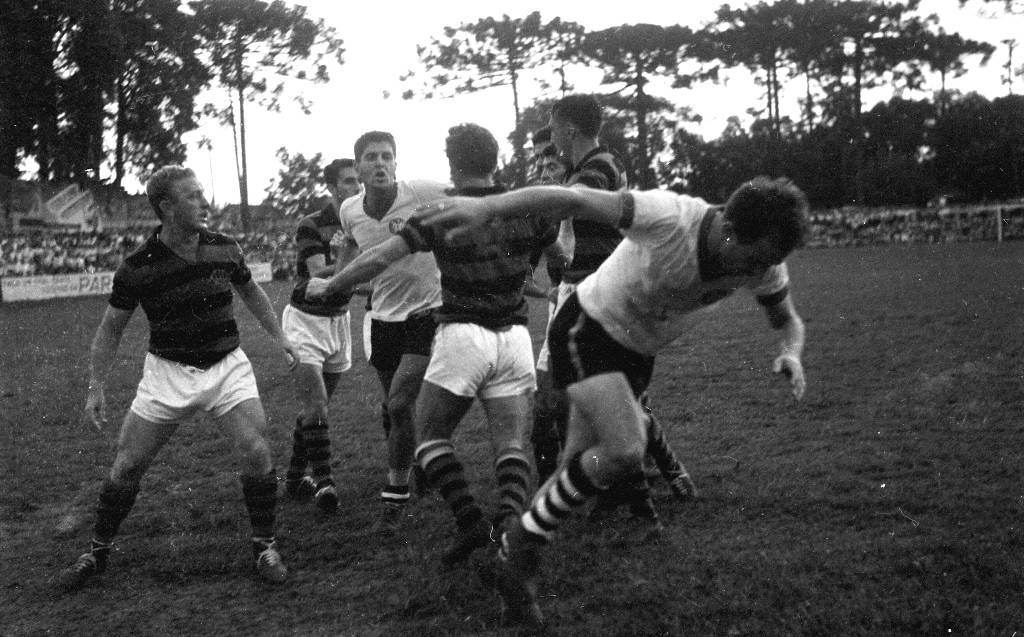 Fotos antigas de Atletiba: Athletico 1 x 1 Coritiba – Paranaense – 22/2/1959