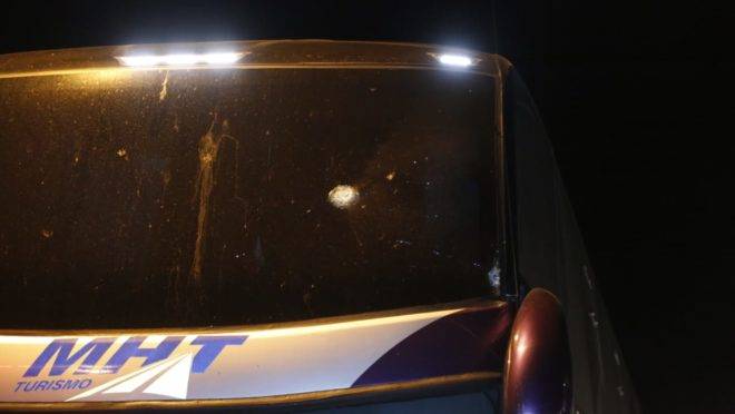 Os ônibus foram alvos de vários disparos na BR-116