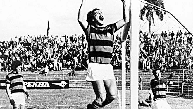 Foto que servirá como pose para estátua do maior artilheiro da história do Athletico