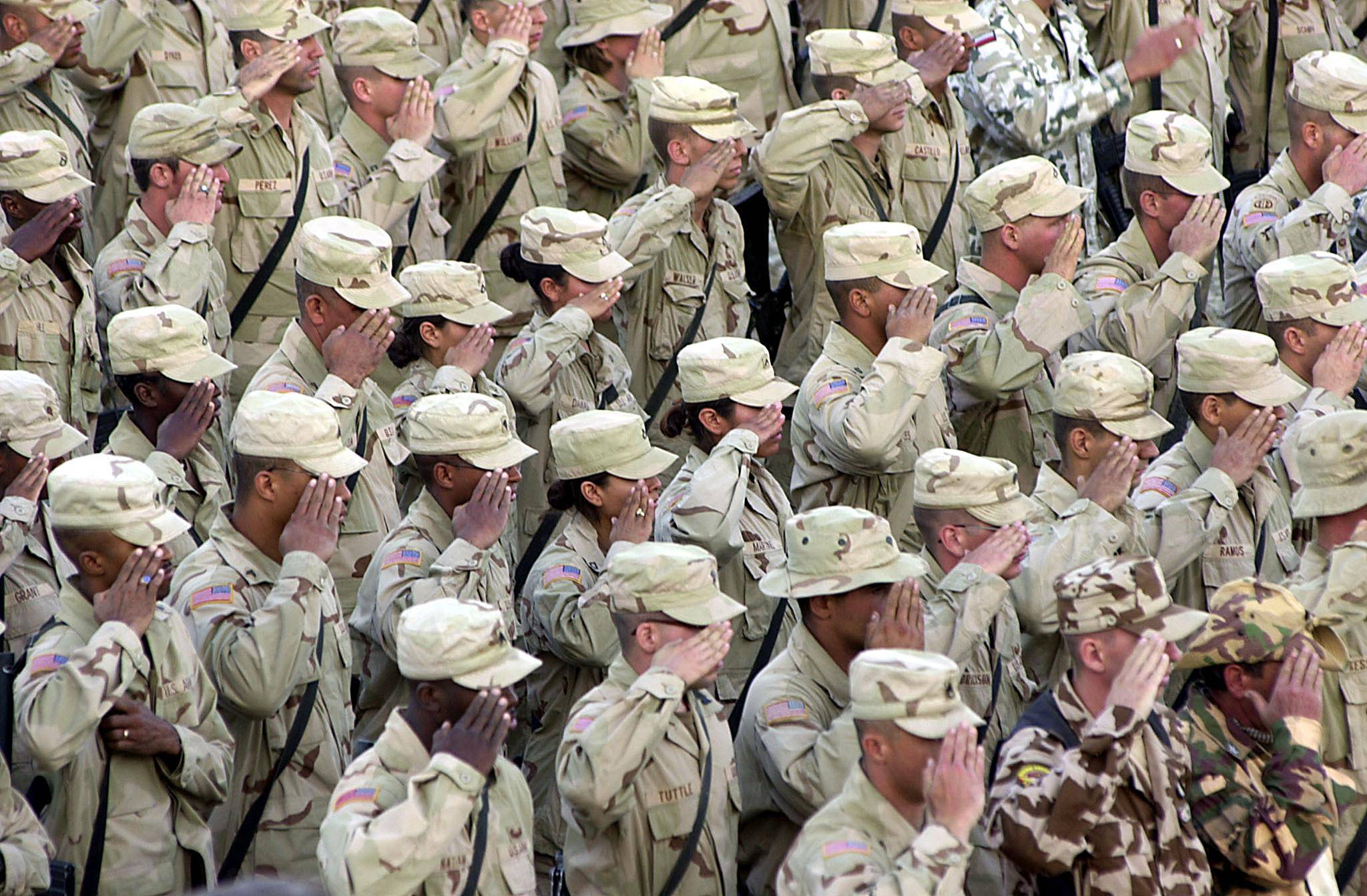 Foto de arquivo mostra soldados americanos na base militar americana Bagram, no Afeganistão