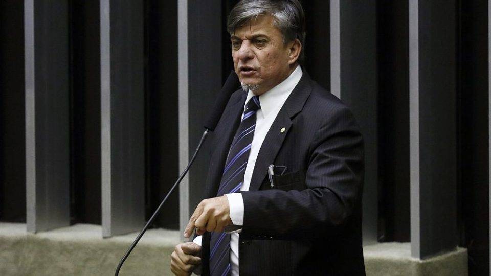 Deputado Boca Aberta é acusado de agredir e cuspir em oficial de justiça Deputado Boca Aberta