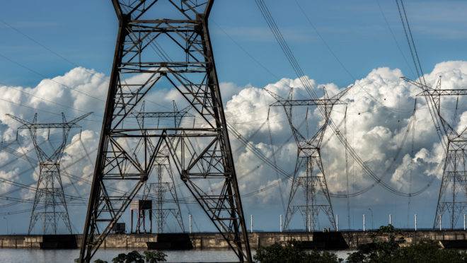 As linhas de transmissão de Itaipu Binacional.