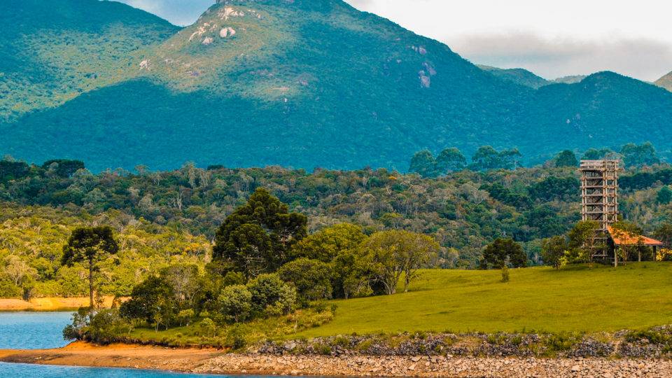 Trilhas perto de Curitiba para fazer no fim de semana O Morro do Canal fica a 38km do Centro de Curitiba.