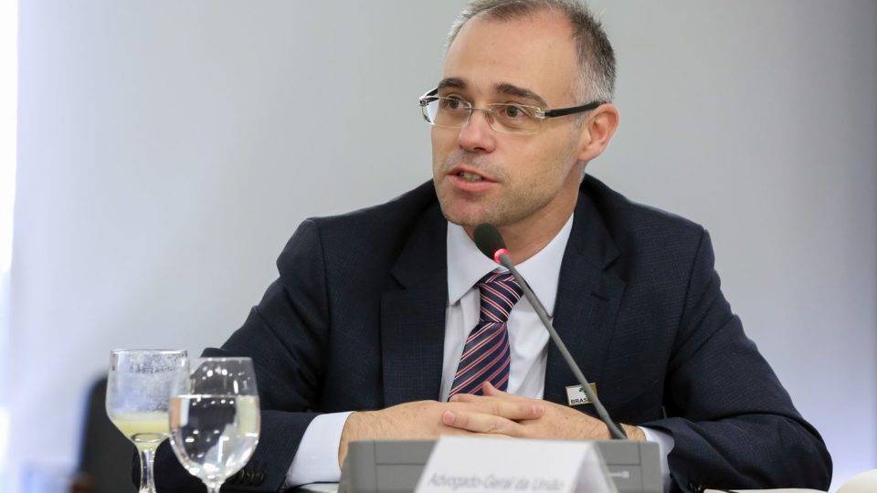 “Terrivelmente supremável”: quem é o favorito de Bolsonaro para uma vaga no STF O advogado-geral da União, André Mendonça, em reunião do Conselho de Governo.