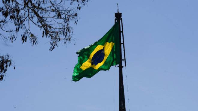 Após 15 quedas consecutivas, o CDS de cinco anos do Brasil chegou a 117 pontos – menor patamar desde 13 de maio de 2013.