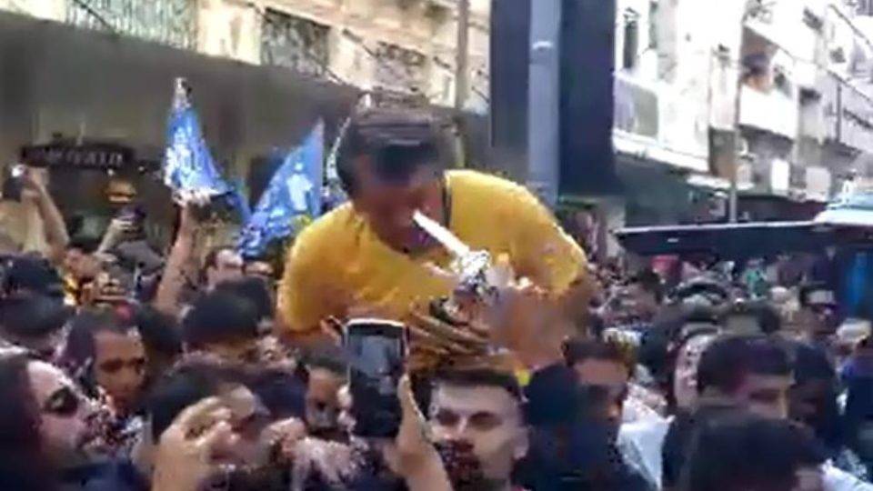 Bolsonaro é esfaqueado durante campanha eleitoral em Juiz de Fora | Reprodução