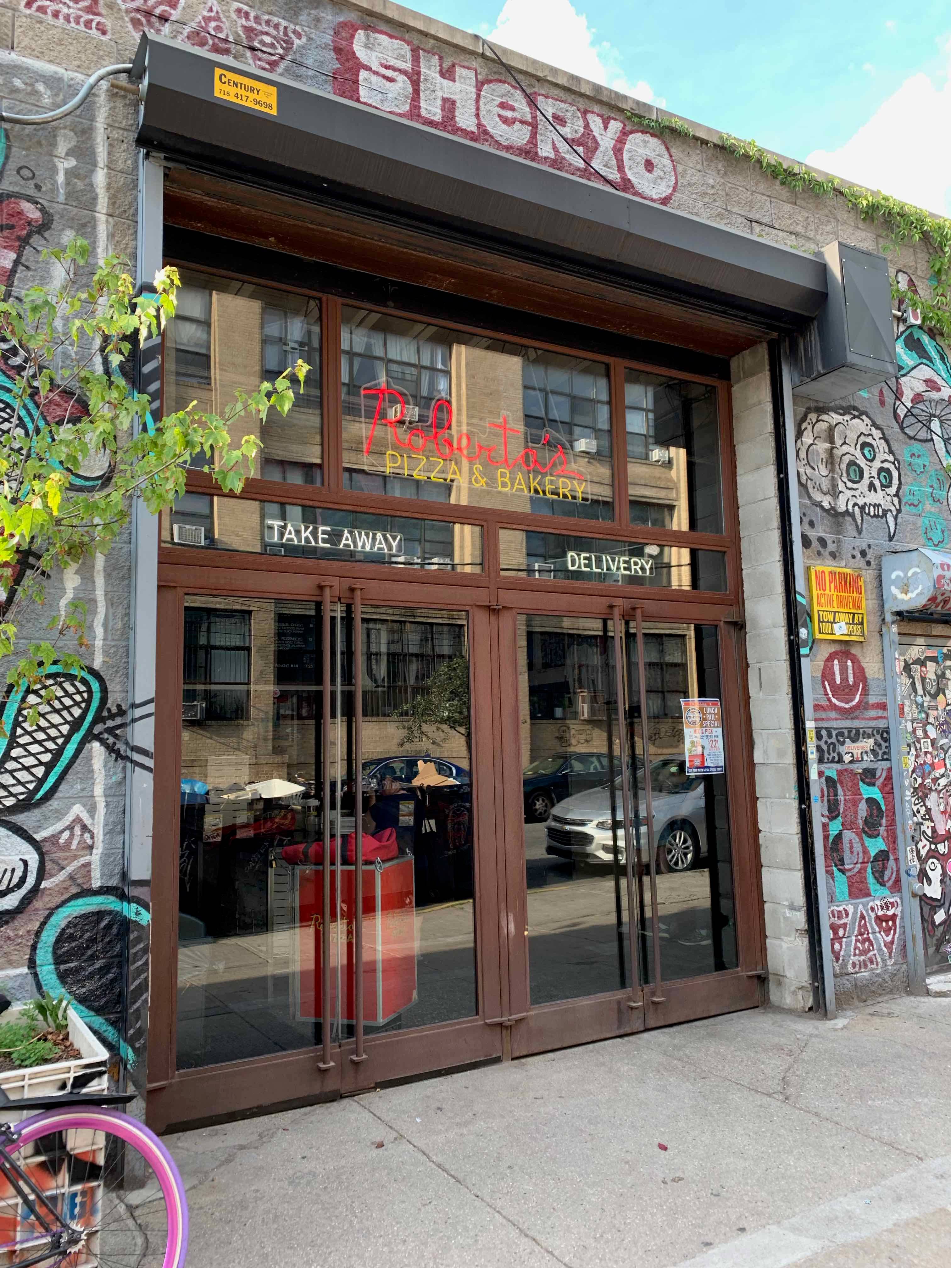 Aqui não foi apenas a fachada do lugar que surpreendeu, o menu degustação também. Na medida certa. Aqui não foi apenas a fachada do lugar que surpreendeu, o menu degustação também. Na medida certa.