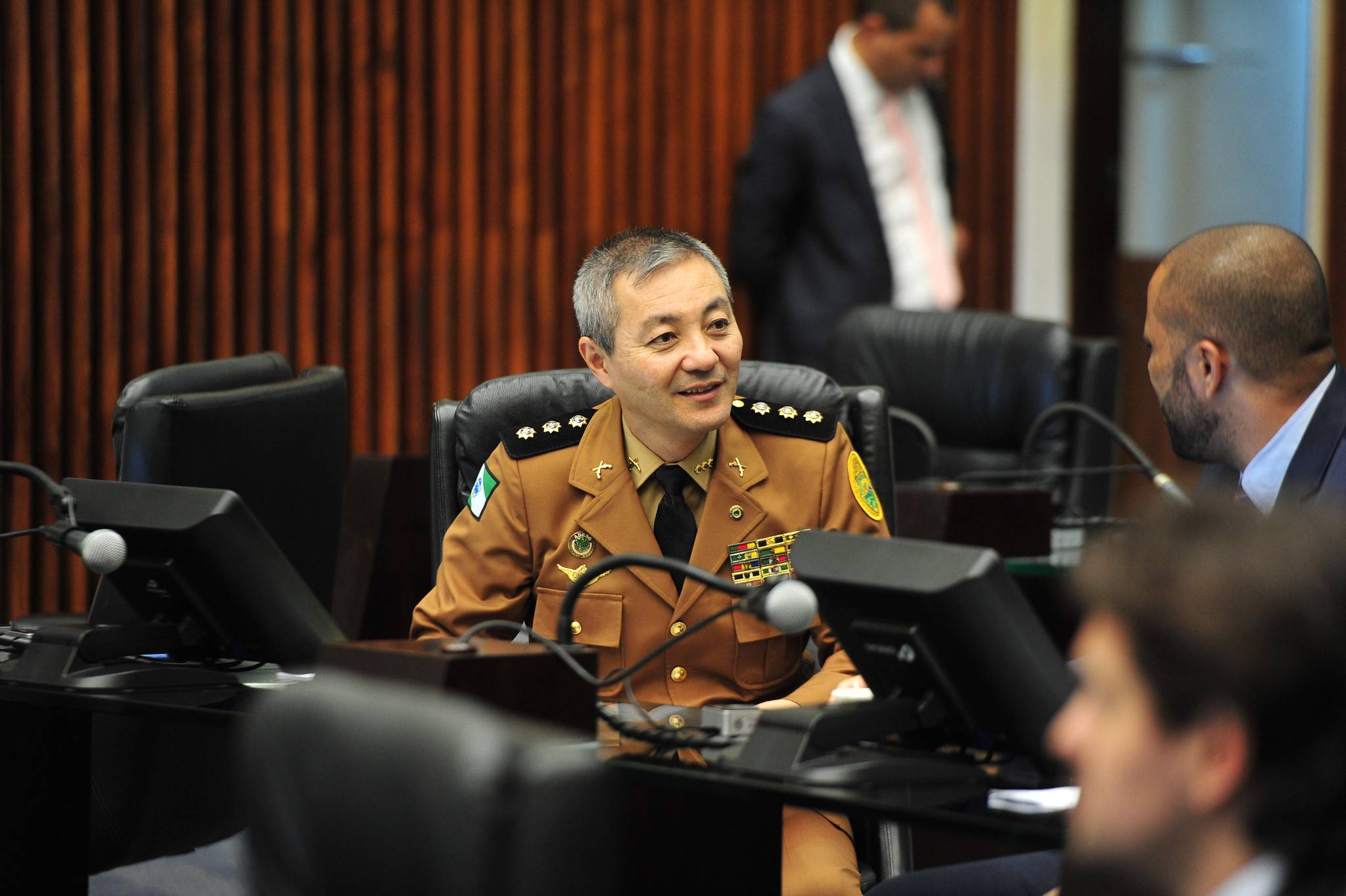 O deputado Coronel Lee defende assistência jurídica gratuita a policiais por situações ocorridas durante o trabalho.