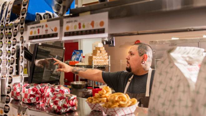 Ricky Lopez se beneficiou de uma tendência: os restaurantes virtuais