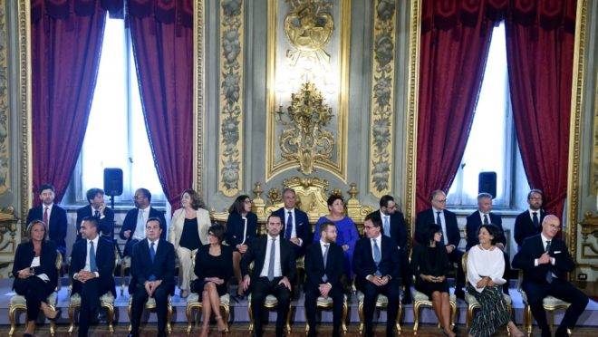 Membros do novo gabinete da Itália em cerimônia no Palácio Quirinale, em Roma, 5 de setembro de 2019