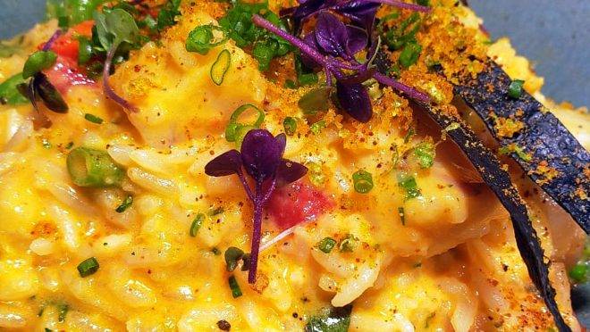 Arroz de tamboril, clássico da cozinha portuguesa, é um dos destaques do novo menu executivo do Restaurante Nomade, por Lênin Palhano.