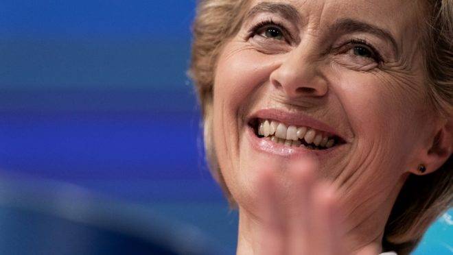 A presidente eleita da Comissão Europeia, Ursula von der Leyen, em coletiva de imprensa para anunciar os nomes dos novos comissários europeus, 10 de setembro de 2019, em Bruxelas