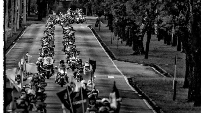 Desfile de harleyros quer quebrar recorde.