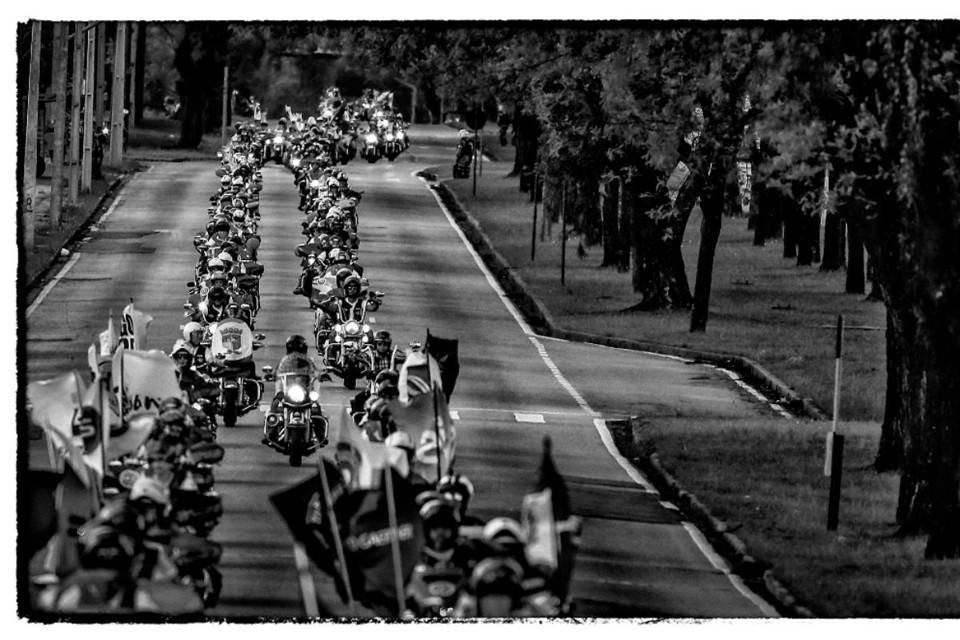 Desfile de harleyros quer quebrar recorde.