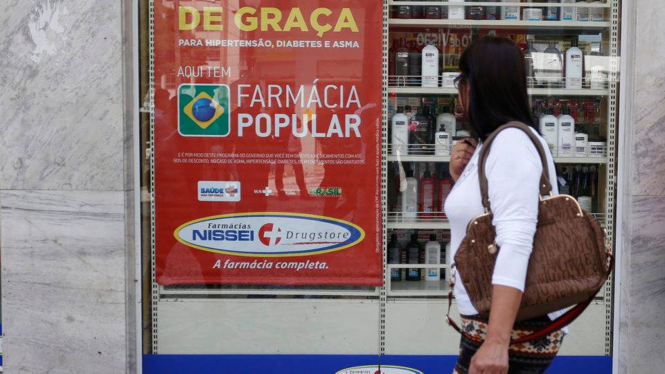Verba para partidos bancaria um ano de Farmácia Popular ou do Minha Casa Minha Vida farmácia popular