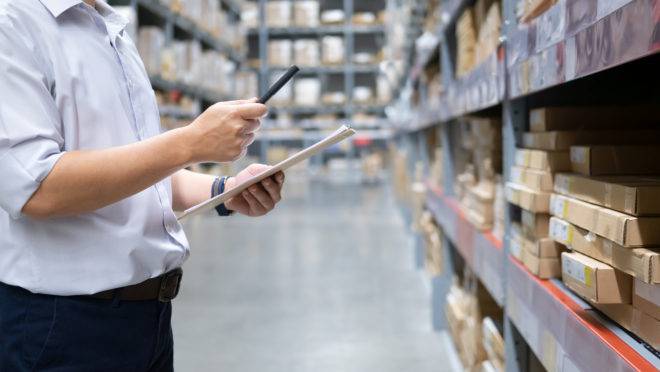 No quadro geral, o valor (volume mais preço) dos importados caiu 17% e dos exportados 13%