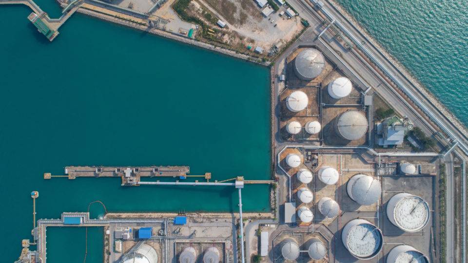 Resultado de imagem para Refino de petróleo no Brasil cresce de janeiro a setembro, diz ANP