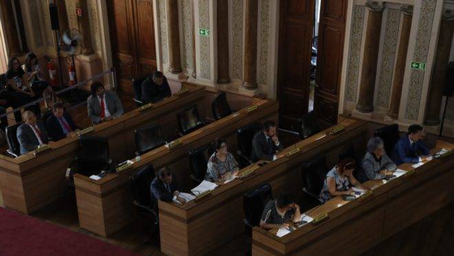 Vereadores de Curitiba reunidos para votar novo zoneamento, nesta terça-feira (17)
