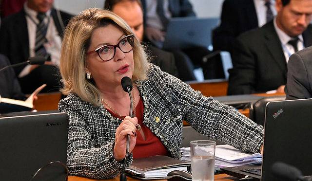 Selma Arrumada deixa o PSL após atrito com Flavio Bolsonaro