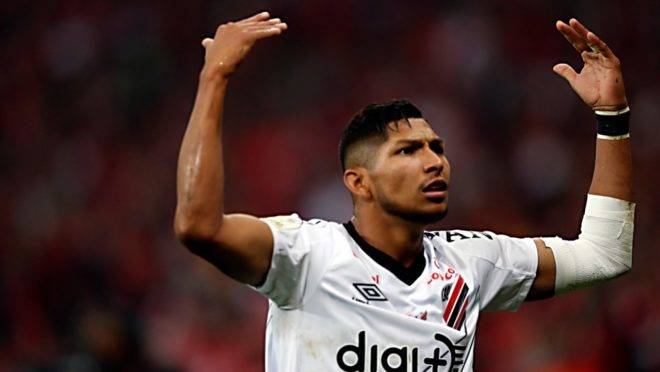 Atacante Rony marcou o segundo gol do Athletico