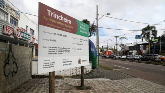 Trincheira Avenida Nossa Senhora Aparecida – Mario Tourinho. Previsão da obra 2019. Nova dada estipulada no painel informativo para junho de 2020. Fotos: André Rodrigues