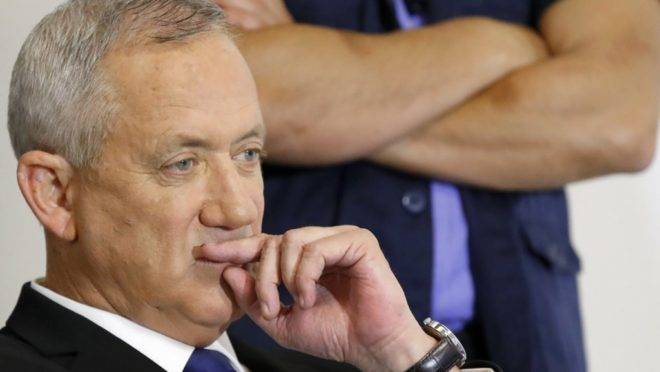 O general aposentado do exército de Israel Benny Gantz, líder e candidato da aliança Azul e Branco para o cargo de premiê, em coletiva de imprensa em Tel Aviv, 19 de setembro de 2019