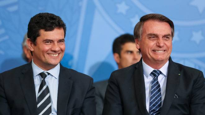 Sergio Moro e Bolsonaro na solenidade de lançamento do projeto Em Frente Brasil, de prevenção ao crime.