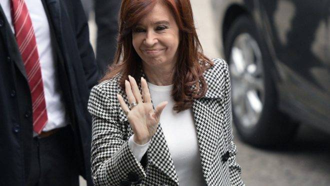 Cristina Kirchner, ex-presidente da Argentina e candidata à vice-presidência, será julgada no caso dos “cadernos de corrupção”