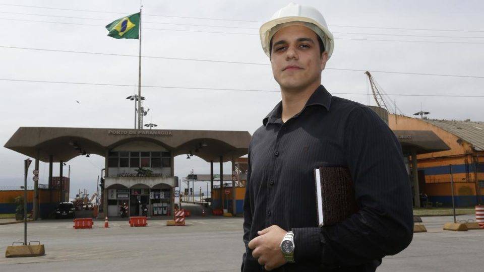 Michel Bezerra Henriques Rosa estuda Administração Portuária na Unespar de Paranaguá e trabalha na área. | Henry Milleo/Gazeta do Povo