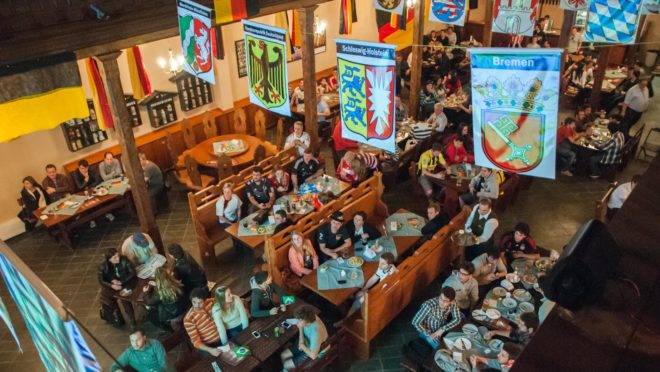 Bar do Alemão completa 40 anos com grande festa.