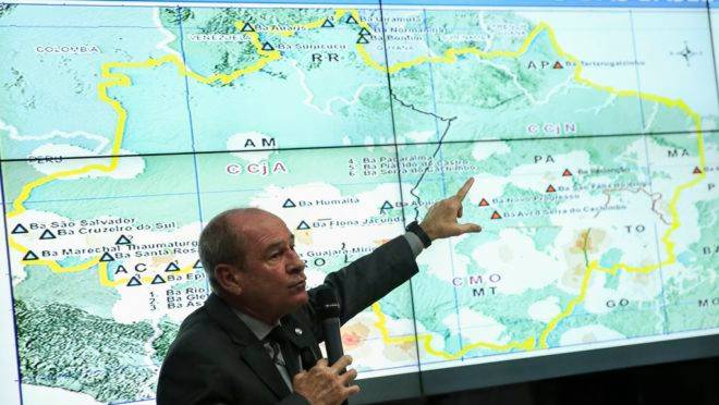 Ministro da Defesa, Fernando Azevedo, divulga os resultados alcançados em um mês de Operação Verde Brasil.