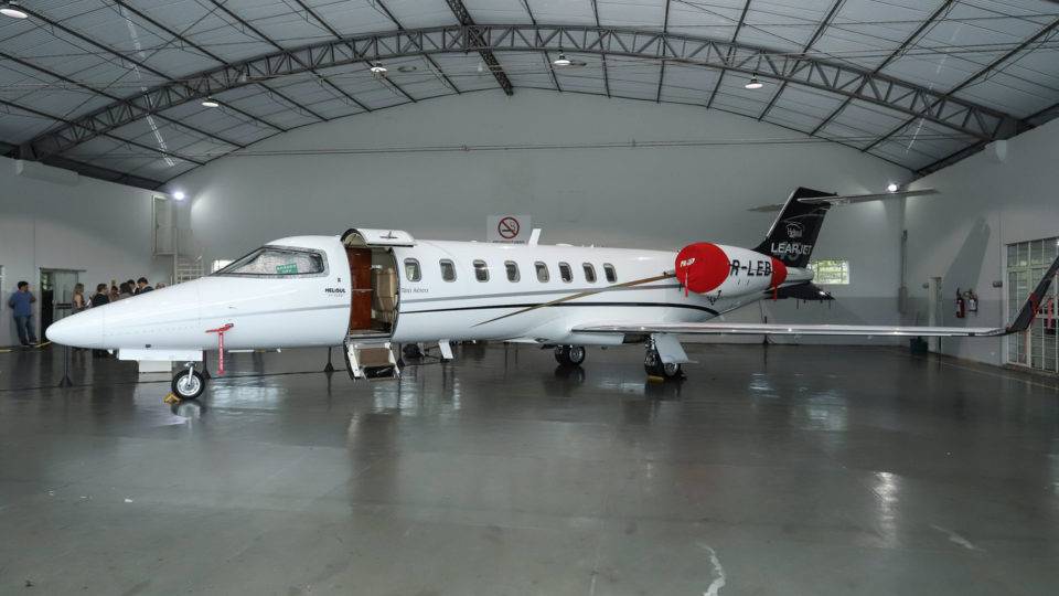 Curso gratuito de mecânico de aeronaves e comissário de