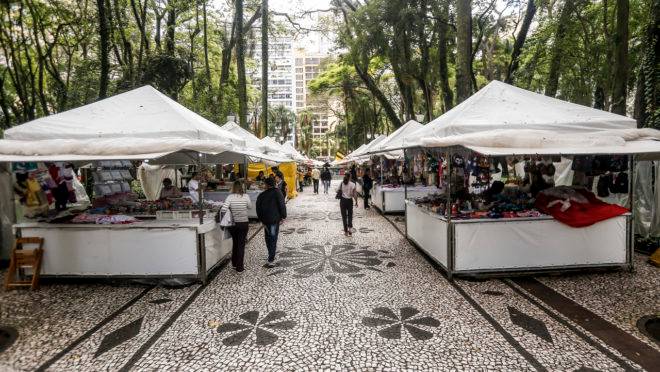 Feira na Praça Osório.