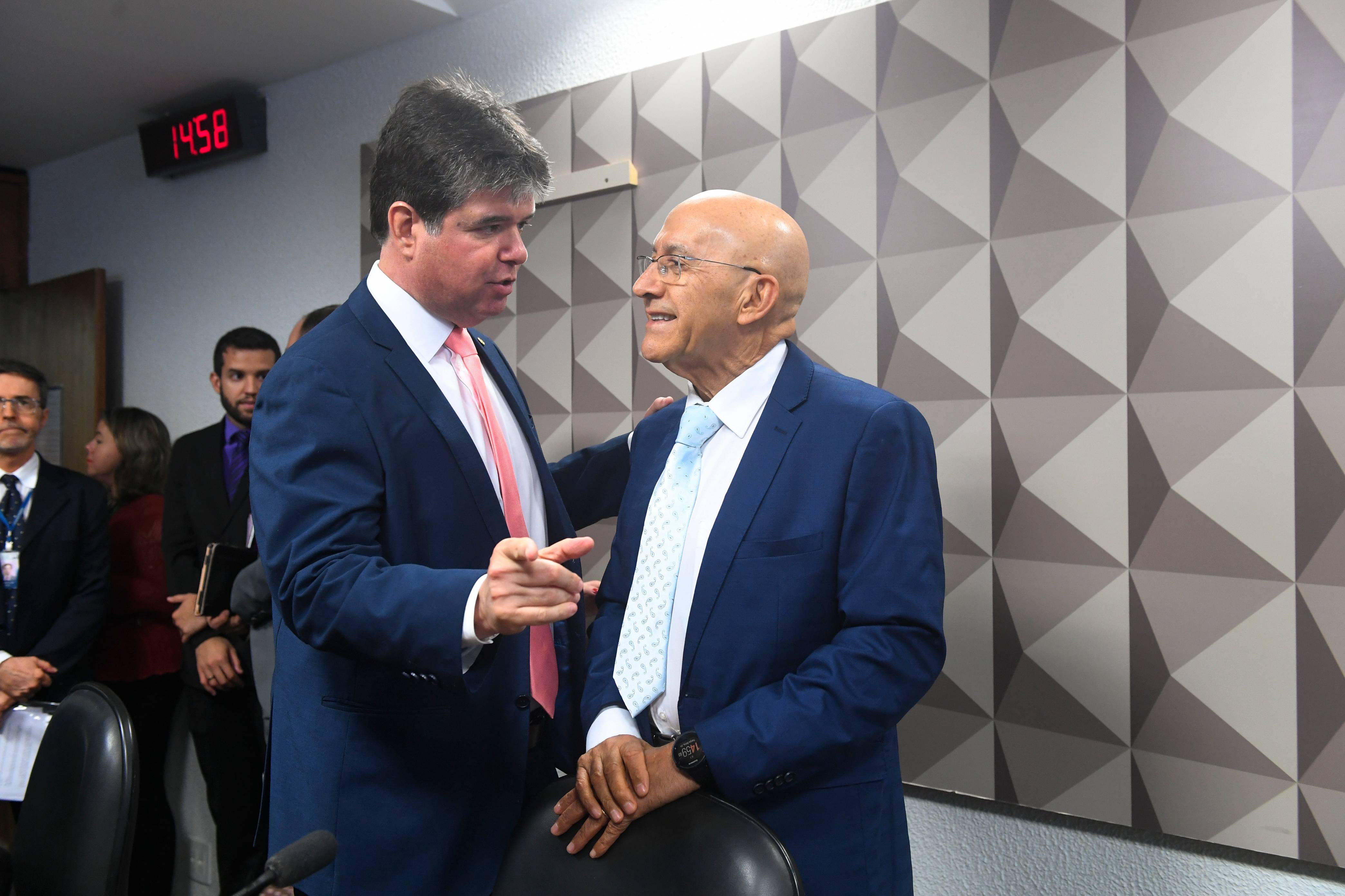 Médicos pelo Brasil: comissão