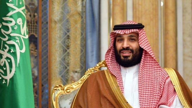 O príncipe da coroa da Arábia Saudita, Mohammed bin Salman, em encontro com o secretário de Estado dos EUA, Mike Pompeo, em Jeddah, Arábia Saudita, 18 de setembro de 2019