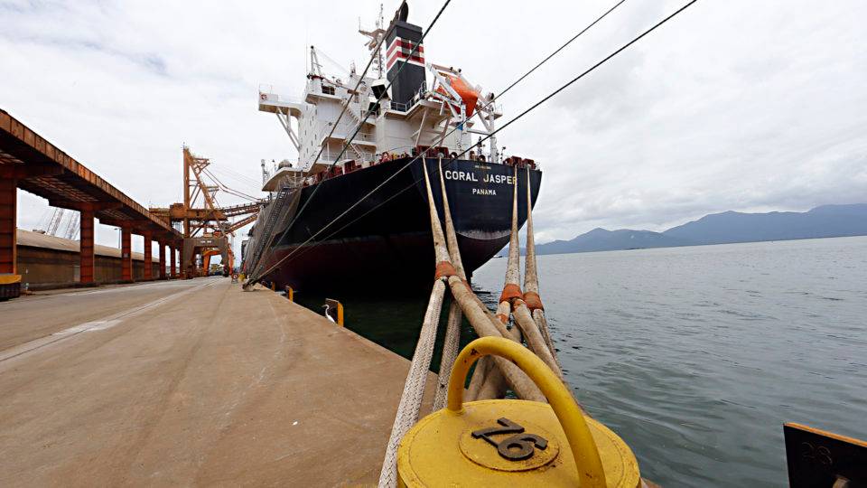 Revisão prevê queda de exportações
