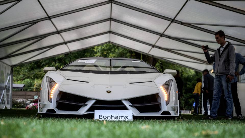 Lamborghini Veneto Roadster 2014 pertencia ao filho do ditador da Guiné Equatorial