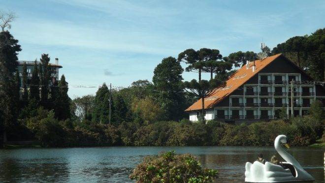 De acordo com a pesquisa, visitar Gramado (foto) em outubro fica pelo menos 33% mais barato do que visitar o mesmo destino em julho.