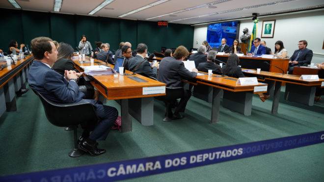 Grupo analisa pacote anticrime na Câmara dos Deputados.