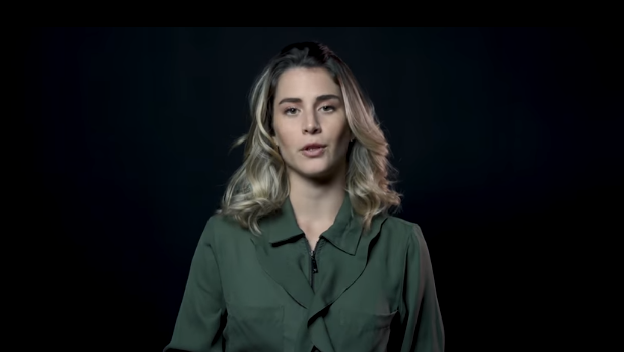 Bettina Rudolph, da Empiricus, gravou novo vídeo de desculpas.