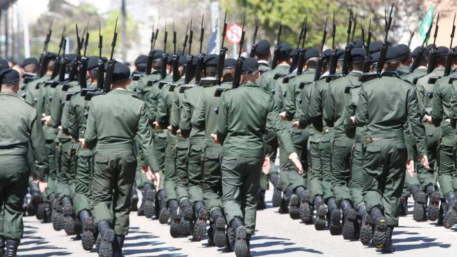 Desfile militar do Sete de Setembro em Curitiba.