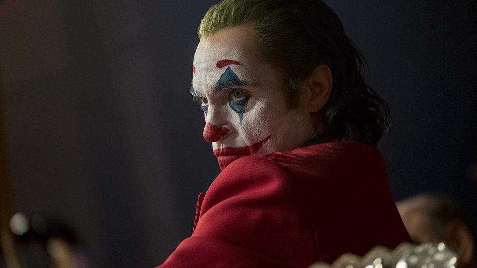 Cheio de referências aos clássicos urbanos dos anos 1970, "Coringa" retrata a revolta dos marginais contemporâneos em busca de fama e realização pessoal.