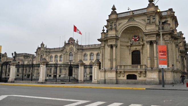 Palácio do Governo em Lima, Peru, 1 de outubro de 2019, um dia depois da dissolução do parlamento pelo presidente Martín Vizcarra