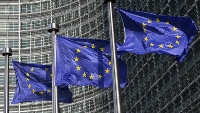 O porta-voz da Comissão Europeia disse que as medidas afetarão consumidores e companhias dos EUA, tornando complicado o esforço para um acordo