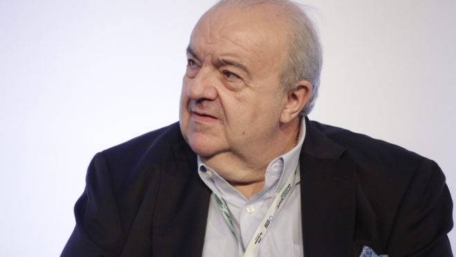 Prefeito de Curitiba Rafael Greca.