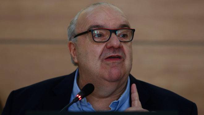 Prefeito Rafael Greca não gostou da postura dos professores no caso das cartas escritas por alunos aos ladrões.