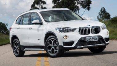 BMW X1 ganha bônus de R$ 12 mil e 3 anos de revisão gratuita Foto: BMW/ Divulgação